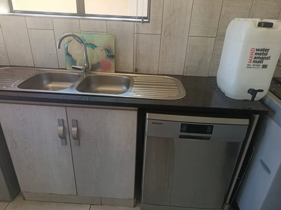 4 Bedroom Property for Sale in Hillcrest Northern Cape